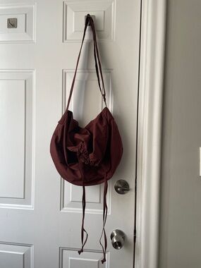 Uniqlo crossbody drawstring bag - regular size